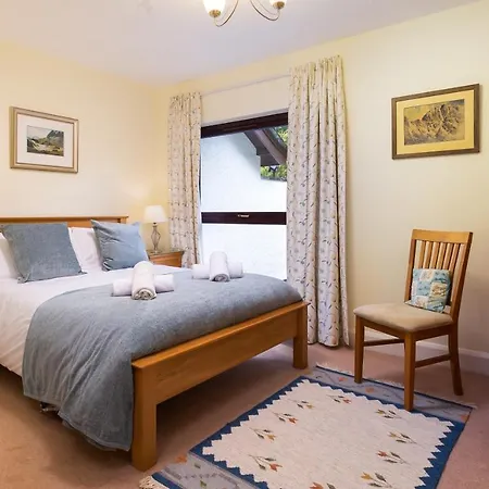 別荘 Lakefield House *