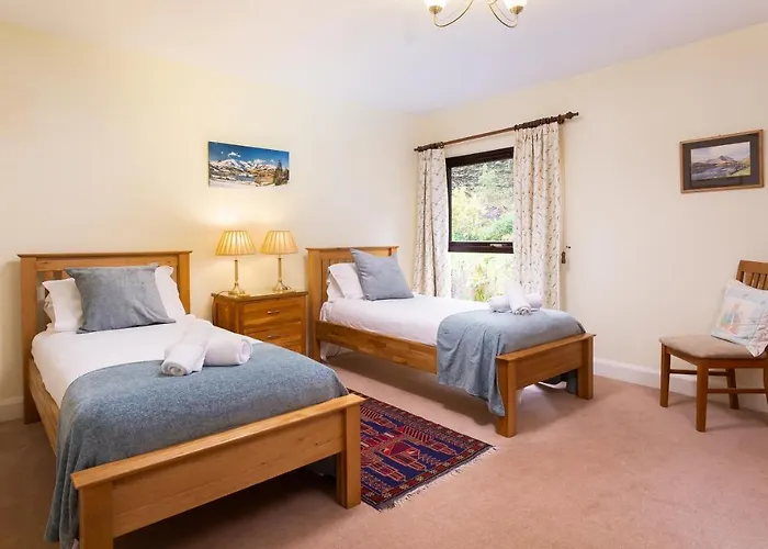 Holiday home Lakefield House