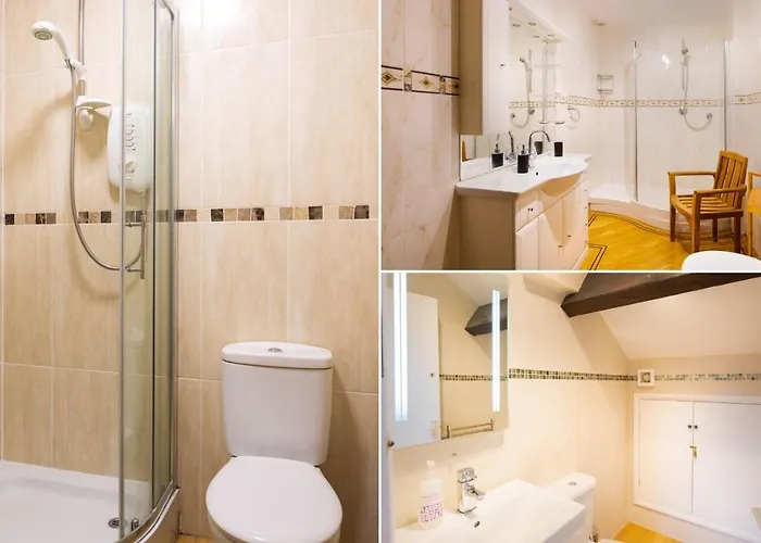 Lakefield House Holiday home *