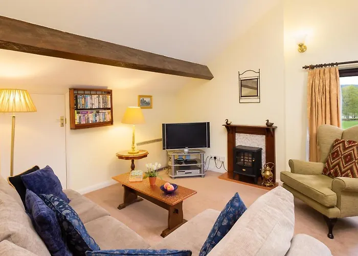 Holiday home Lakefield House *