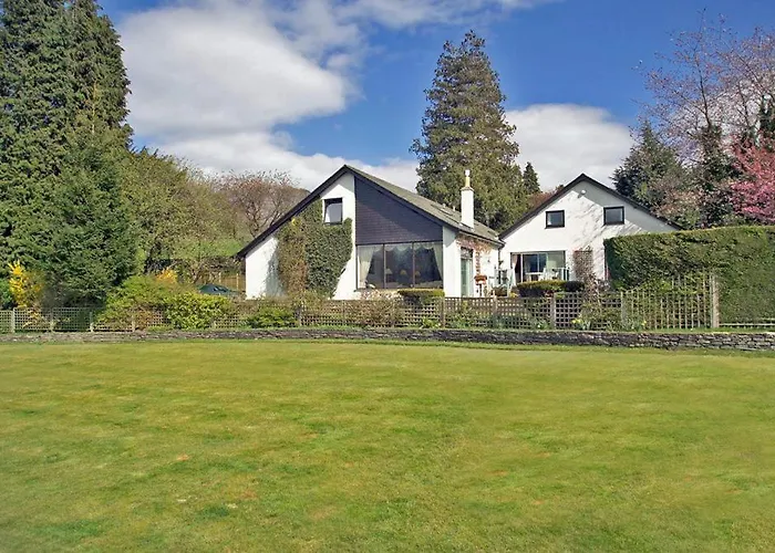 Lakefield House Holiday home